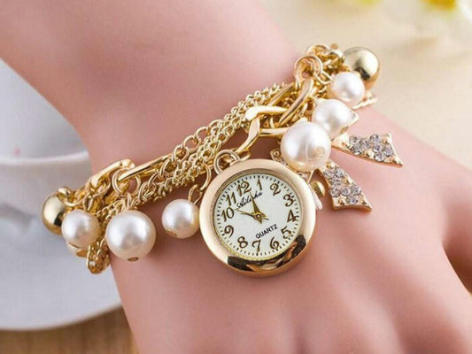 luxury and Stylish Pearl Bracelet Watch for Women (ZV:2886)